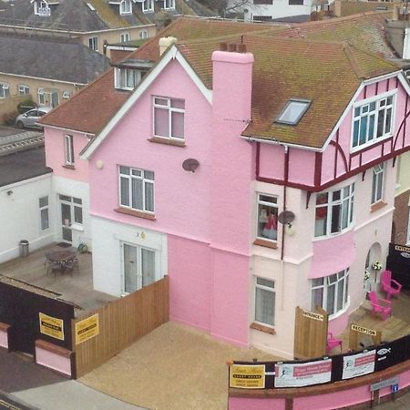 Pink House ,Opposite Beach ,Sleeps 6 , 2 Bedroom Ground Floor Self Contained Garden Flat , Private Entrance , Kitchen , Guaranteed Parking ,Wifi , Movies ,Bathroom ,Fridge , Microwave ,Bedroom 1, Double Bed & 2 Single Beds ,Bedroom 2 , Double Bed Paignton Zewnętrze zdjęcie