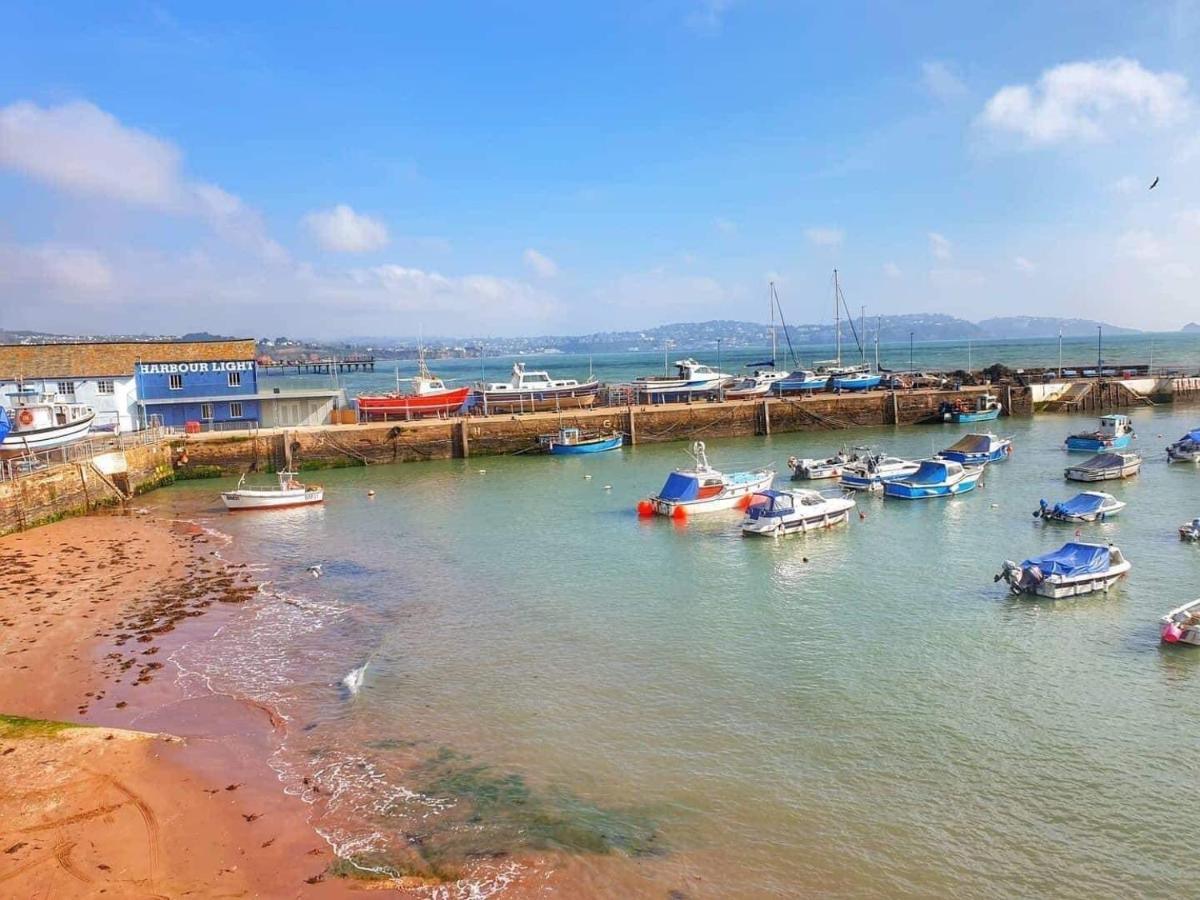Pink House ,Opposite Beach ,Sleeps 6 , 2 Bedroom Ground Floor Self Contained Garden Flat , Private Entrance , Kitchen , Guaranteed Parking ,Wifi , Movies ,Bathroom ,Fridge , Microwave ,Bedroom 1, Double Bed & 2 Single Beds ,Bedroom 2 , Double Bed Paignton Zewnętrze zdjęcie
